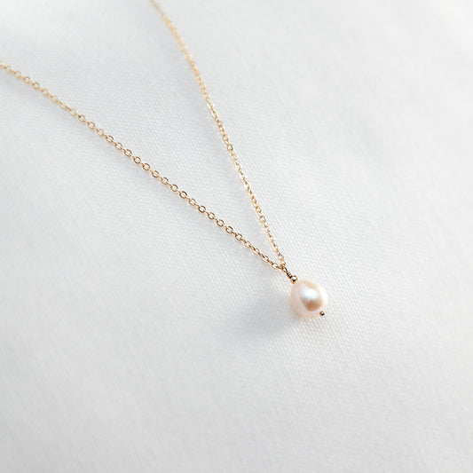 Minimalist Pearl Necklace